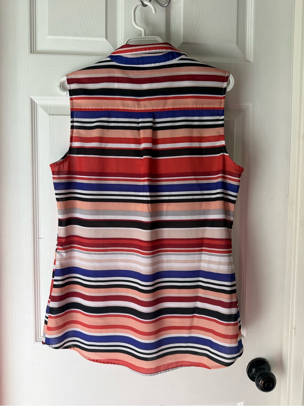 Le Château Multicolored Striped Sleeveless Button-Up Blouse. - Picture 2 of 5